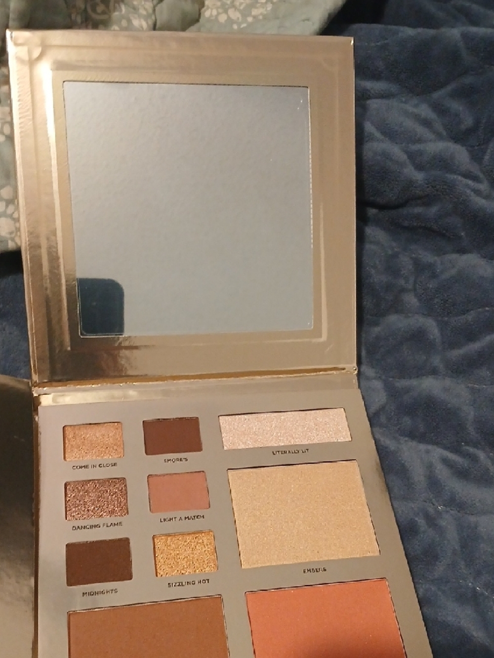 ICONIC London Heat of the Moment Face & Eye Palette-- New In Box - Picture 3 of 4